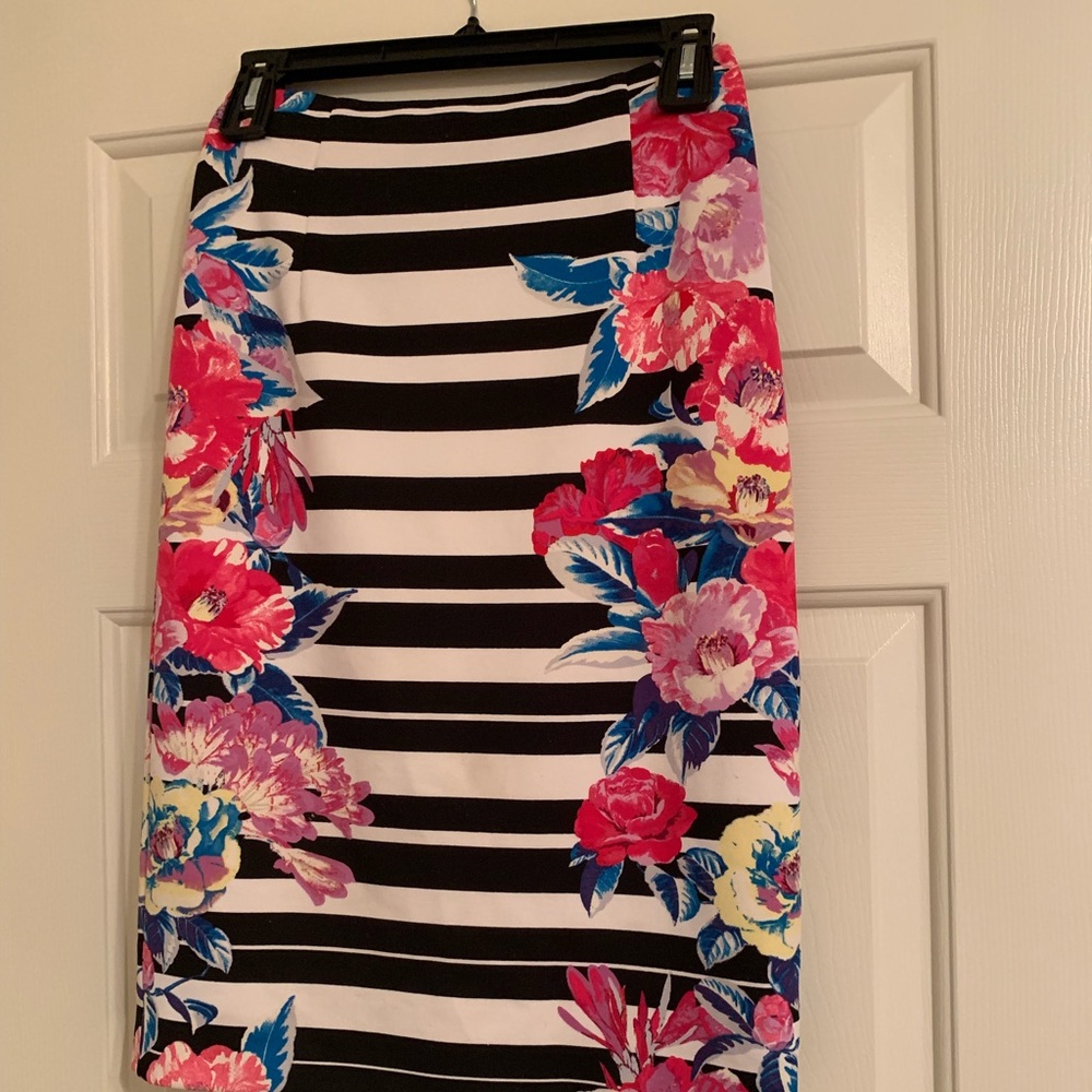 Pencil skirt - Picture 1 of 1